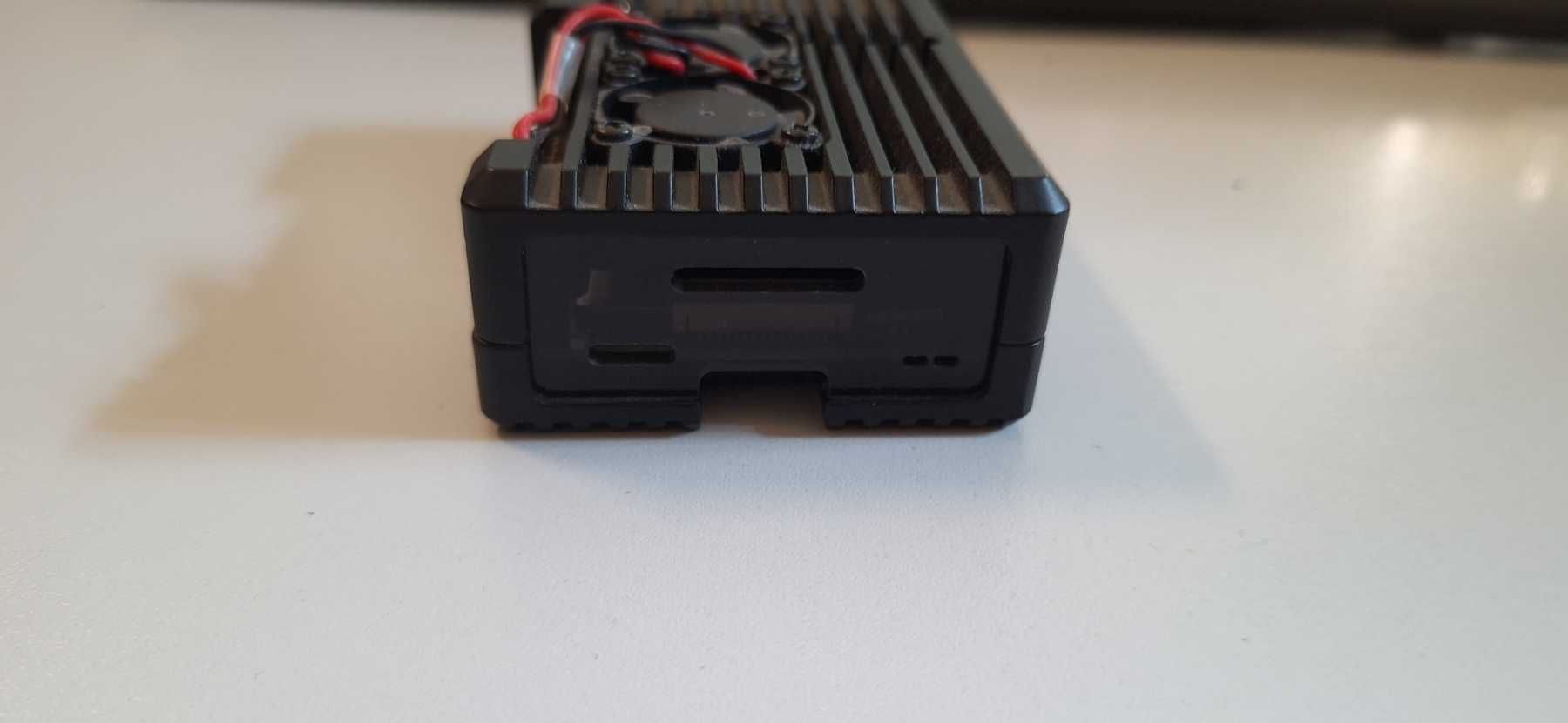 Продавам два броя Raspberry Pi 4 4 gb в кутии