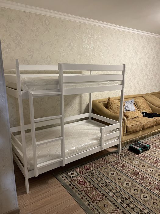 Двухьярусная детская кровать