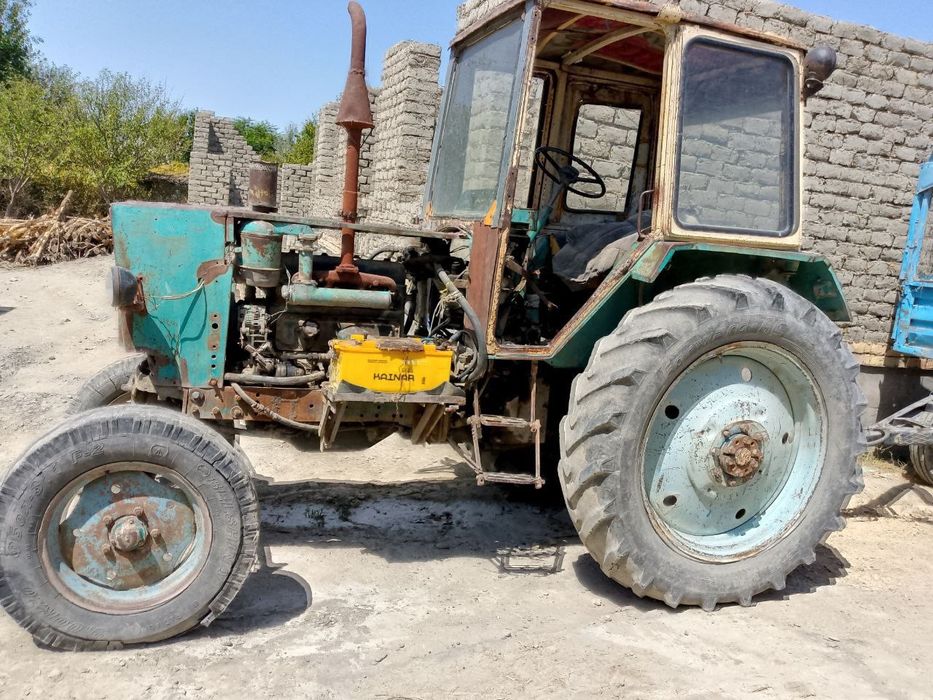 Yumz traktor sotiladi