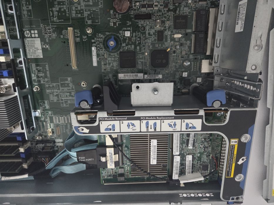 Server HP ProLiant DL380 Gen9 24SFF - 24 TB Stocare