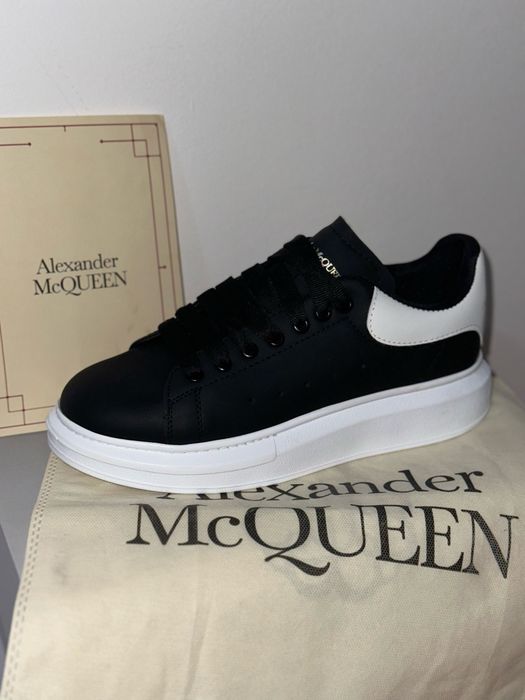 Alexander McQueen Alb Negru