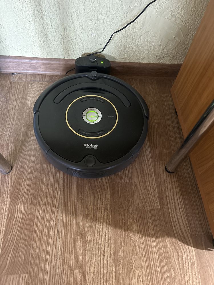 Vând iRobot Roomba 650