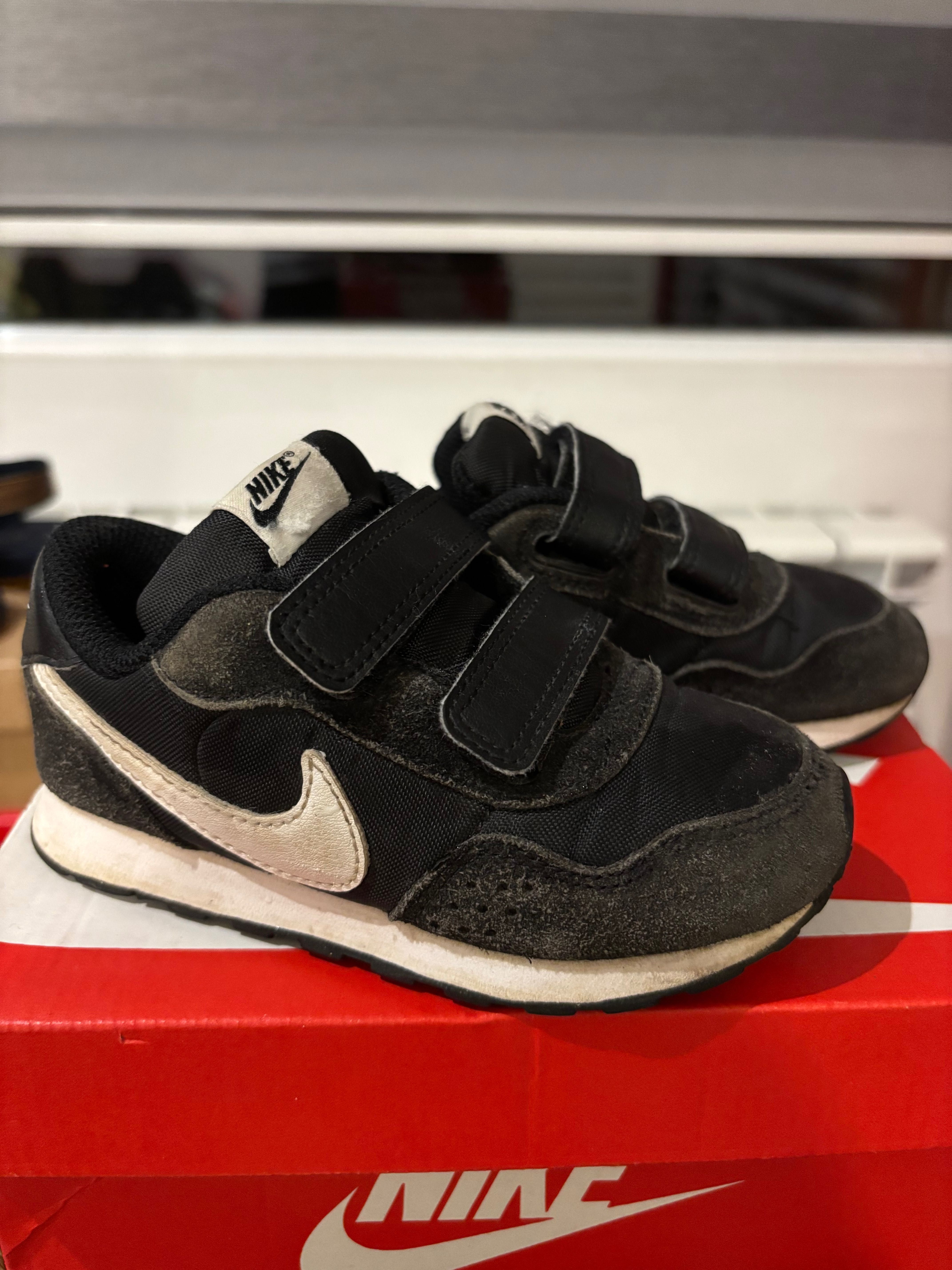 Детски обувки комплект, 25 размер, Guess, Nike
