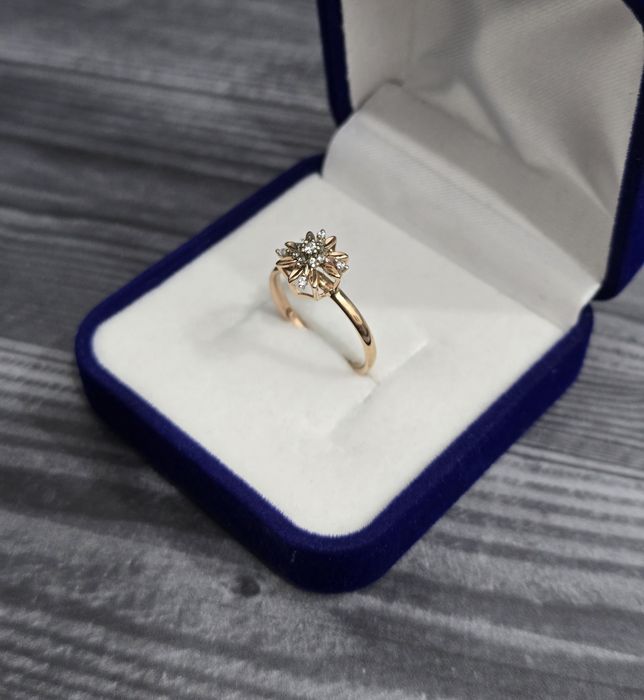 Золотое кольцо вес 1.1гр 585пр Размер 16.5 код 4497