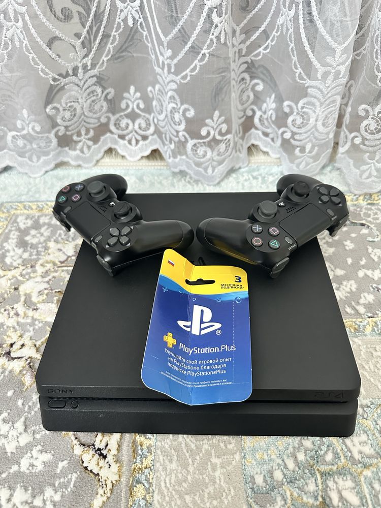 PS4+Slim+1Tb в отличном состаяни