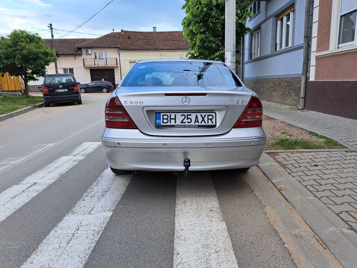 Mercedes C220 CDI (W203) Avantgarde 143cp. an 2001, acte valabile.