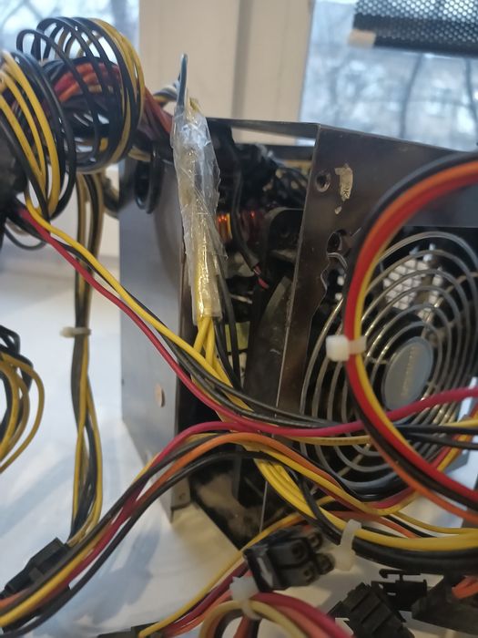 Блоки питания  один работает другой нет