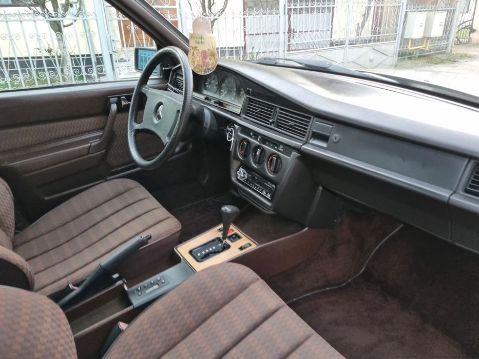 Vand Mercedes 190D vehicul istoric