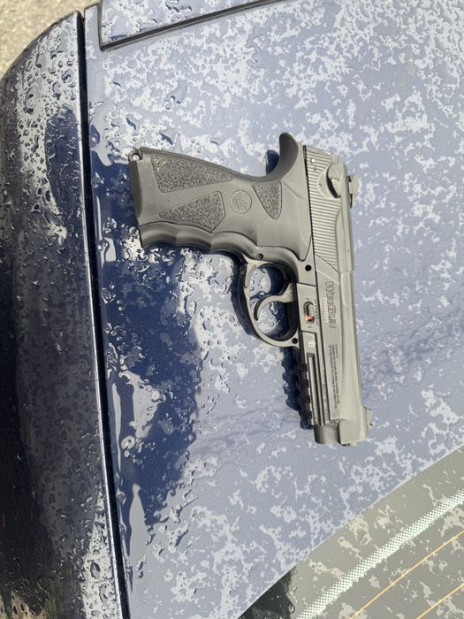 Vand pistol airsoft extrem de puternic