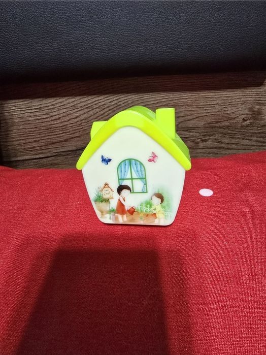 Lumina de veghe conectare la priza.