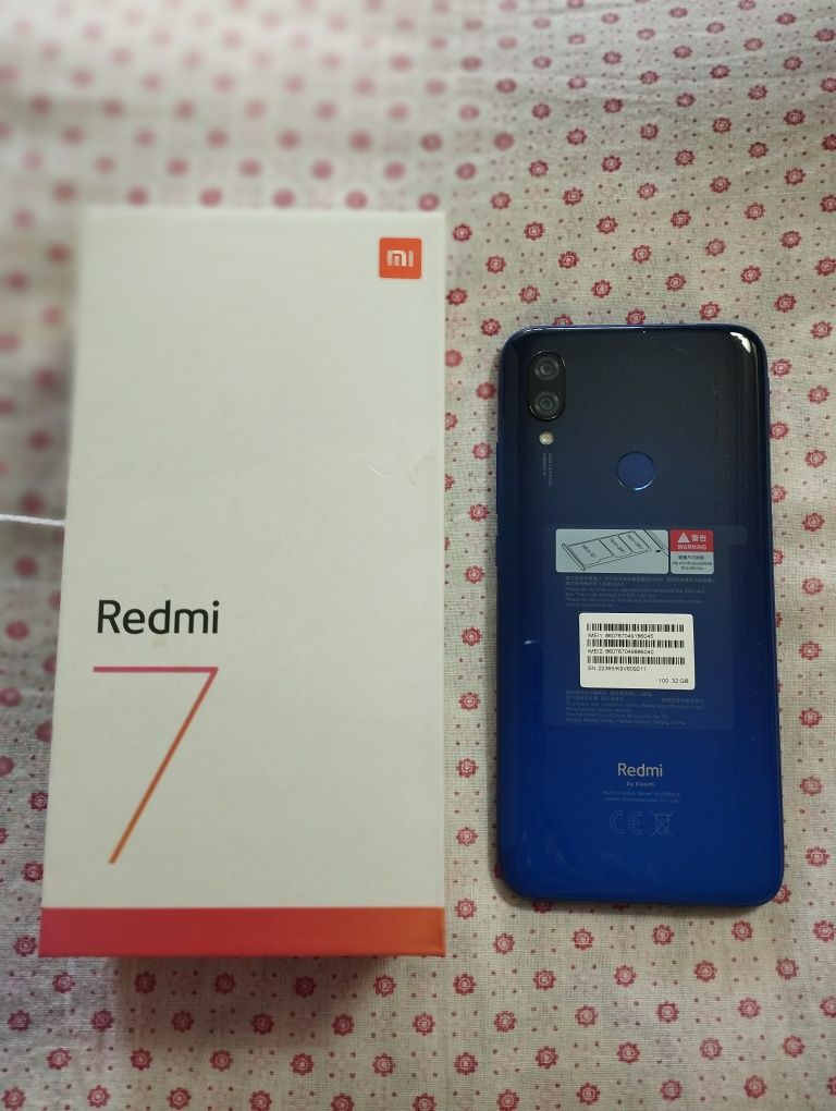 Мобильный телефон Redmi 7