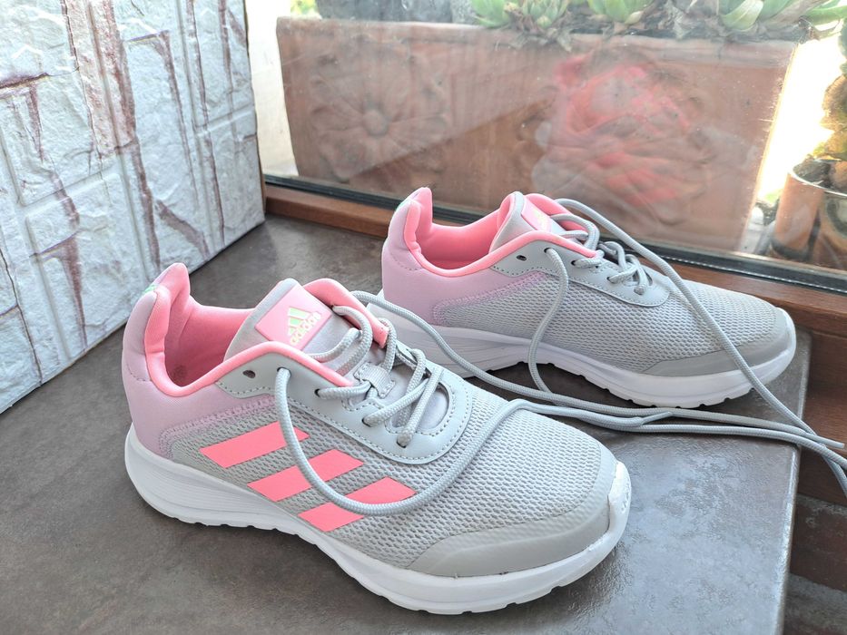 детски маратонки Adidas,кецове,спортни обувки,адидас,№35
