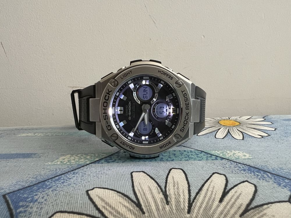 Часовник Casio G-Shock GST-W110-1AER