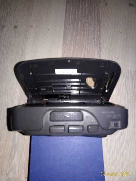 Sony reportofon(cu radio Sony).Bucuresti.Trimit si in provincie.