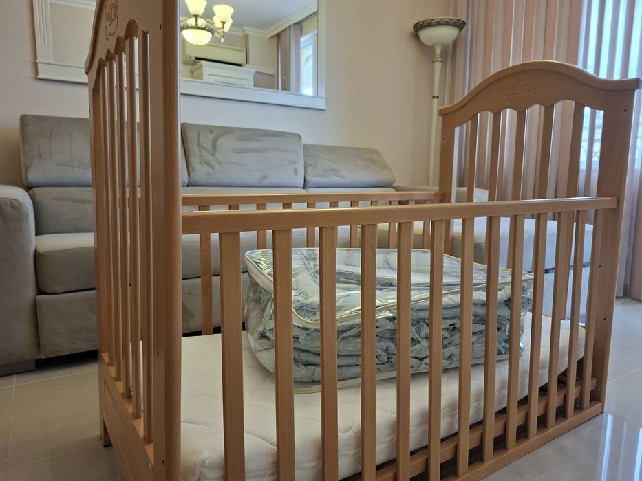 Бебешка кошара с матрак и спален комплект
