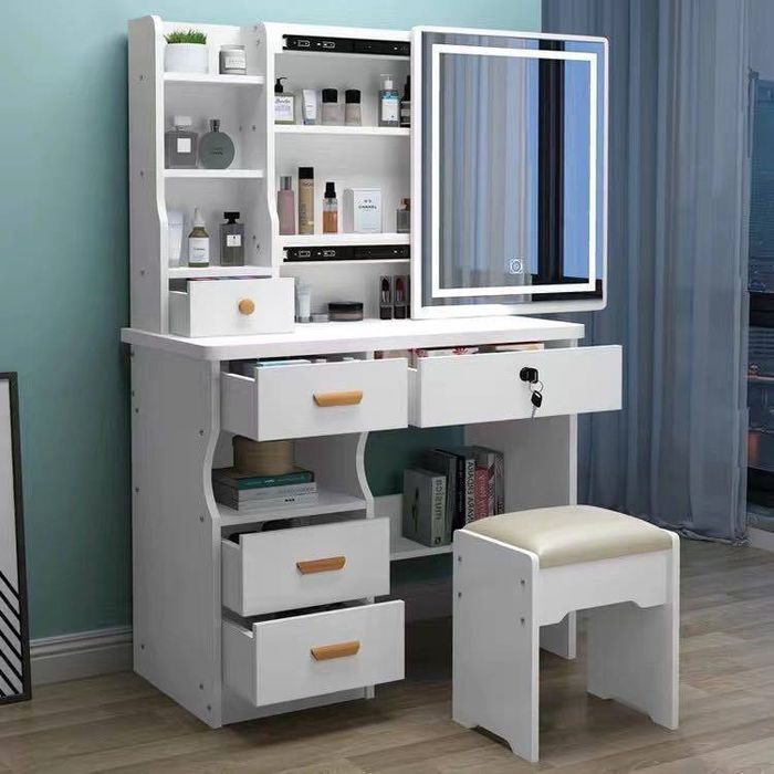 Стол для макияжа. Makiyaj uchun stol