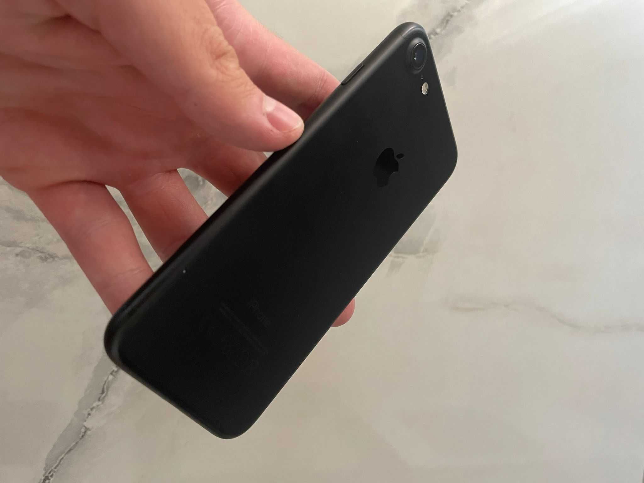 iPhone 7 - Full Black - 32 GB - Stare Foarte Buna - CITITI DESCRIEREA