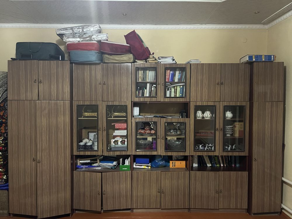 Продается Сервант для гостинной