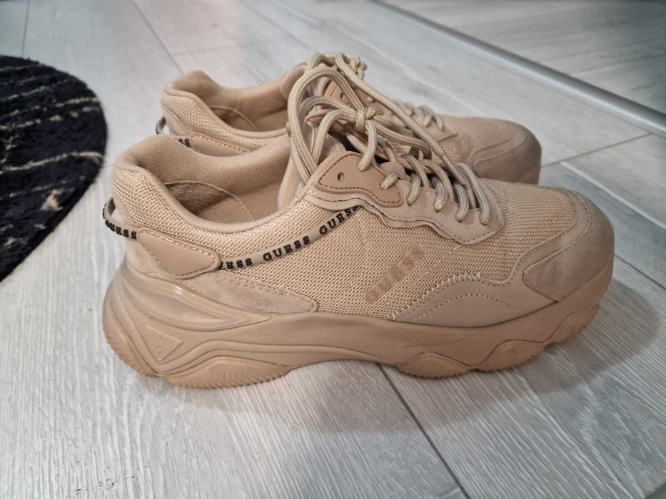Adidasi Guess Dama marimea 39