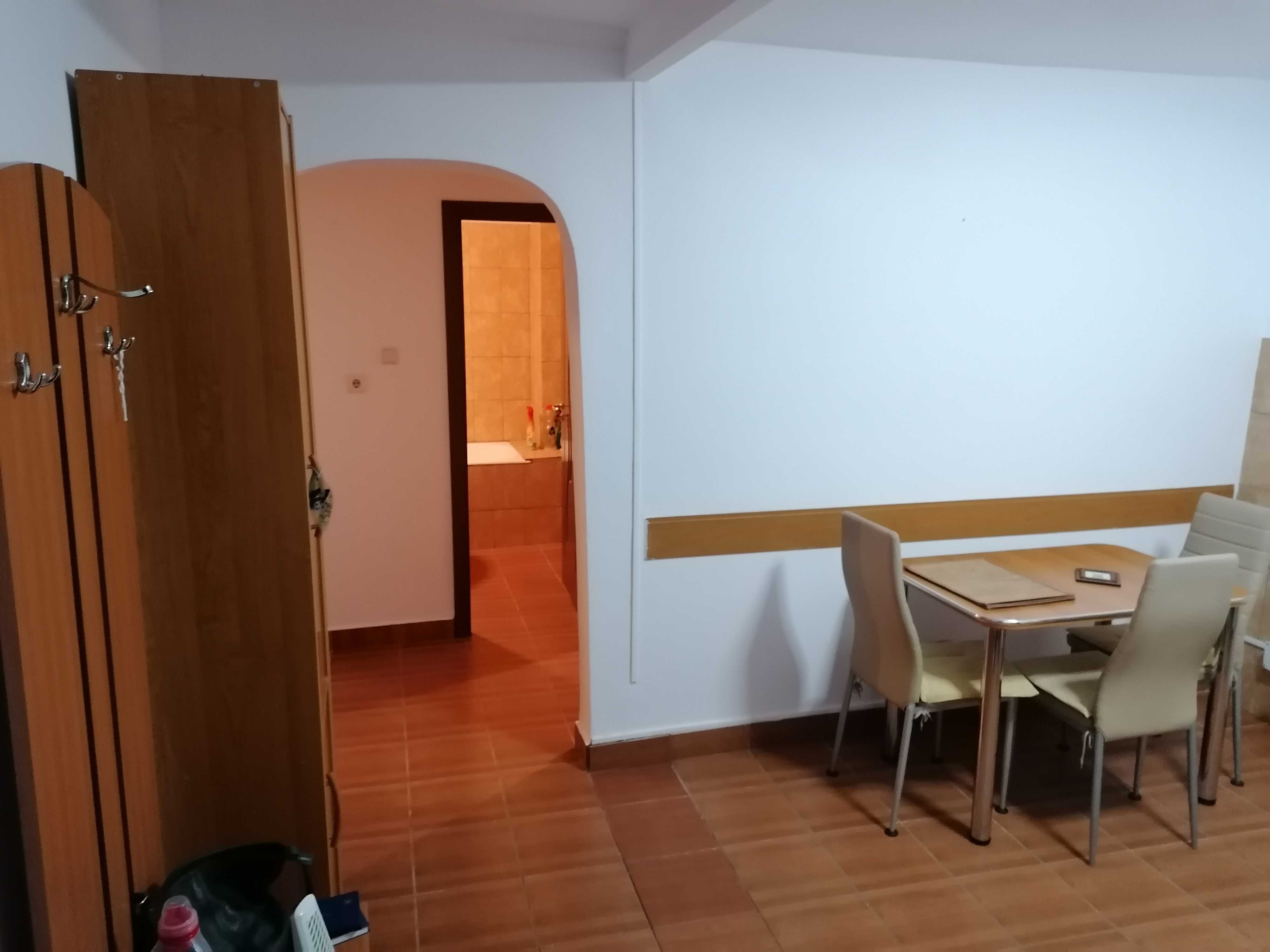 Apartament 2 camere de inchiriat, zona Banat