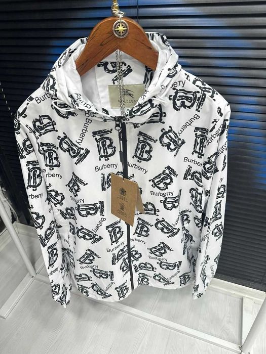 Мъжки ветровки Boss