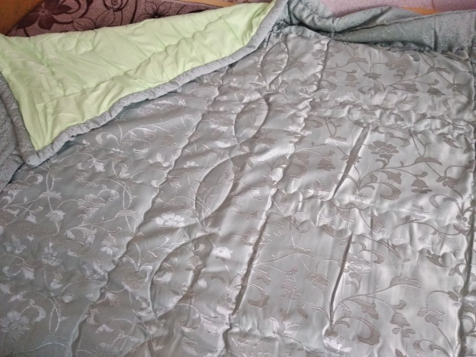 Одеяло теплое и легкое