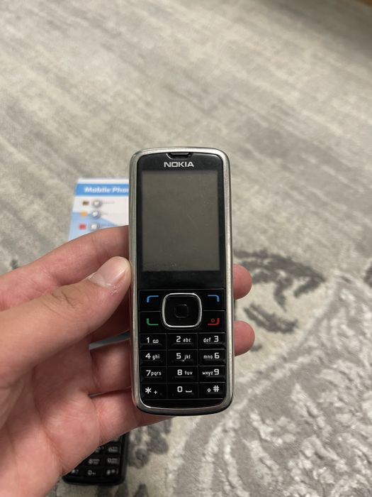 Продаётся кнопочные телефоны UZMOBILE и NOKIA PERFECTUM