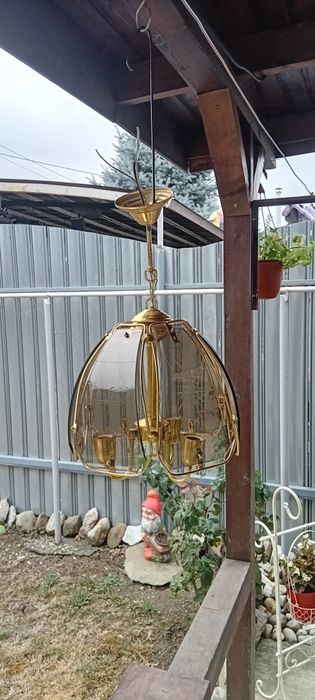 Lustră veche cu geamuri pilogravate