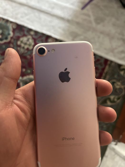 Продаю айфон 7 аккум 100