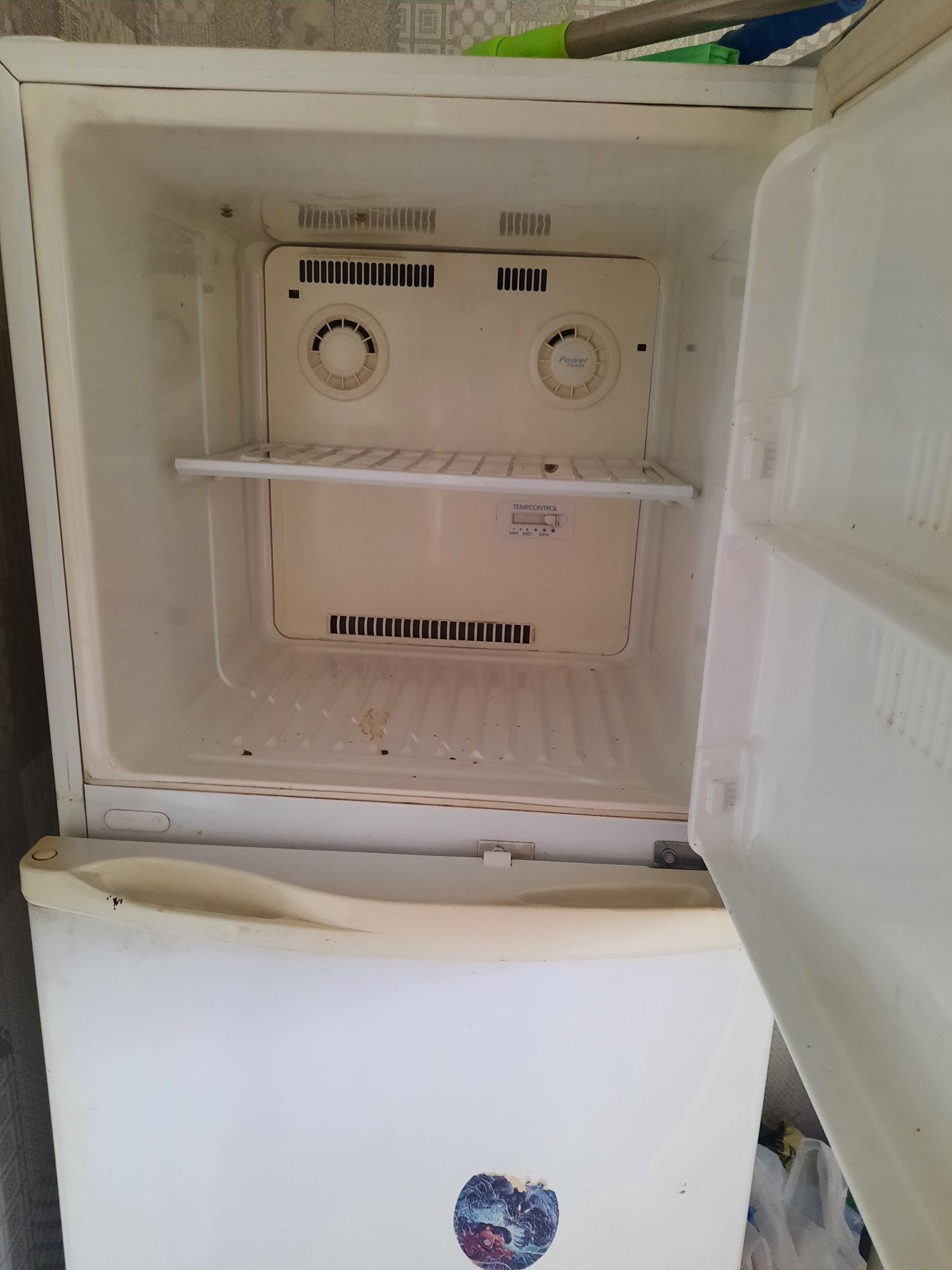 Холодильник LG в белом цвете