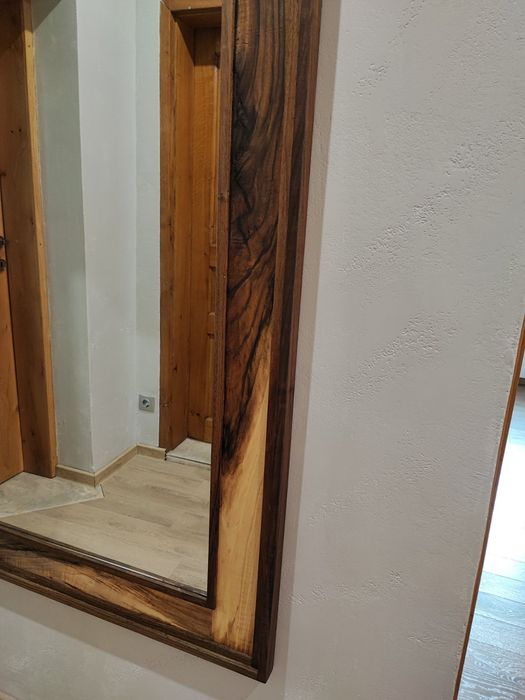 Огледало с рамка от черен турски орех