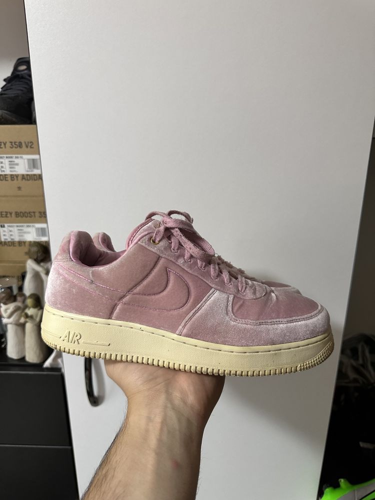 Nike Air Force 1 Pink Velour