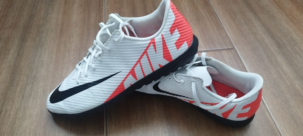 Стоножки Nike футболни обувки 44.5 номер