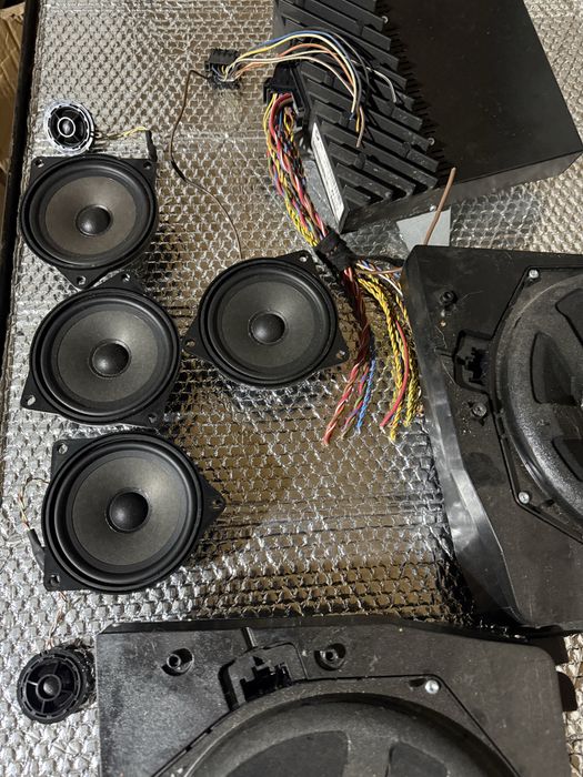 HiFi музика за BMW E83 X3
