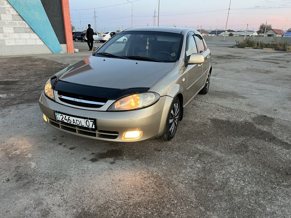 Продам Шевролет Ласетти 2010г.в об 1.6л автомат