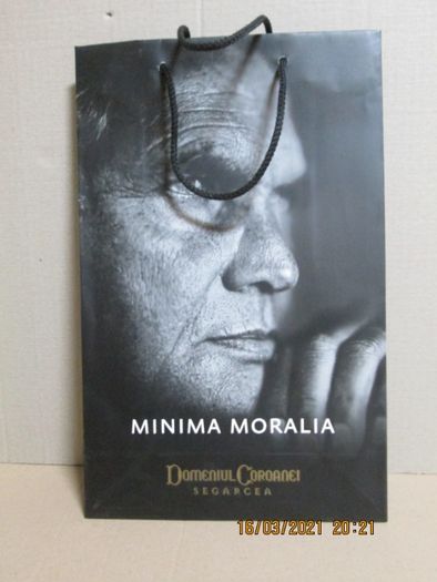 Caseta "MINIMA MORALIA" - Domeniul Coroanei - Segarcea + punga cadou