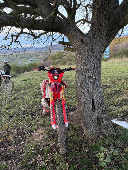 Vând  urgent Beta 300 rr 2018 sau schimb cu mașina