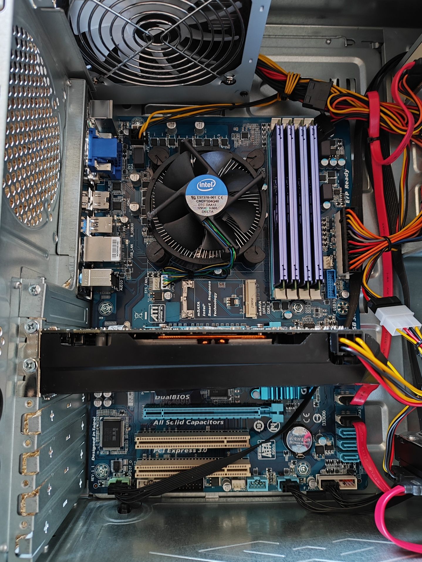 Геймърски компютър 16GB RAM, 1000GB диск с Windows 11 Pro
