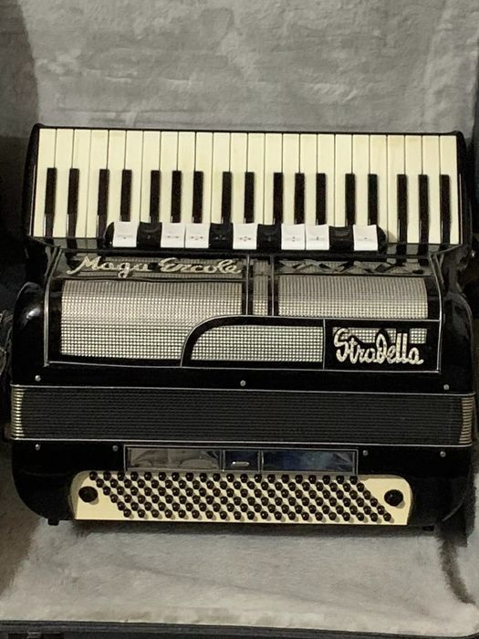 Оригинален италиански акордеон Stradella
