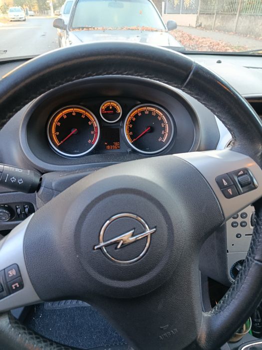 Vând Opel CORSA D