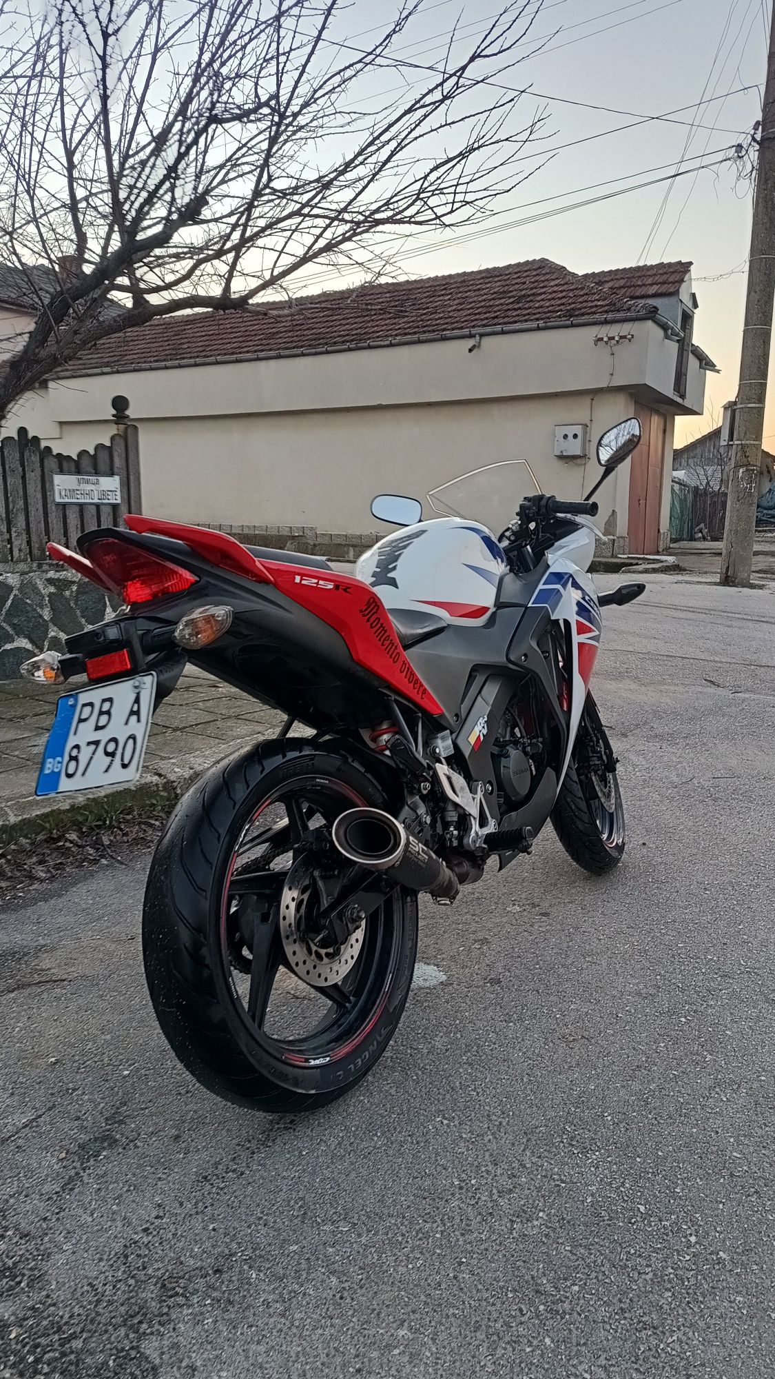 Honda cbr 125r 2016