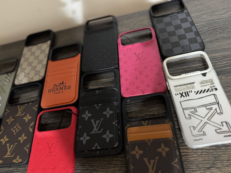 Husa Louis Vuitton Louboutin Gucci LV iPhone 17 Pro Max iPhone 17 Pro