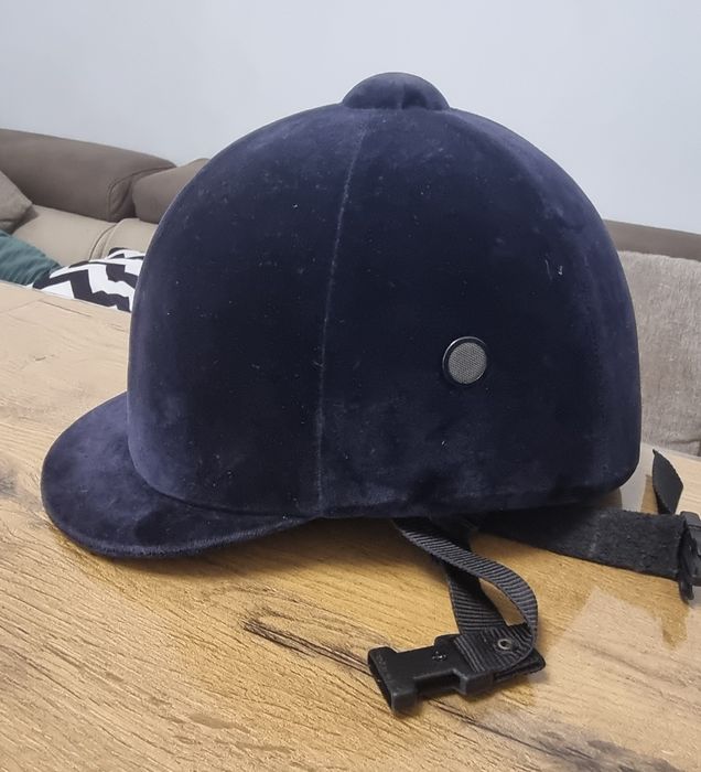 Дамски каски за езда