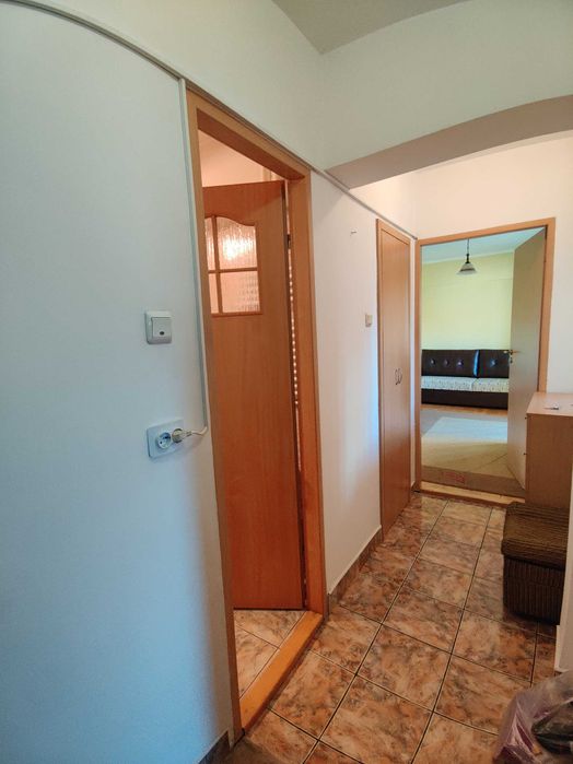 Inchiriez apartament 2 camere decomandate