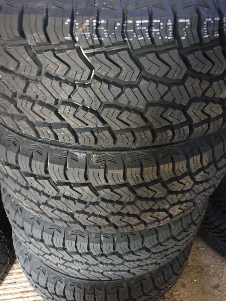 Vand anvelope noi all season,all terrain 265/70 R15 Sailun M+S si fulg