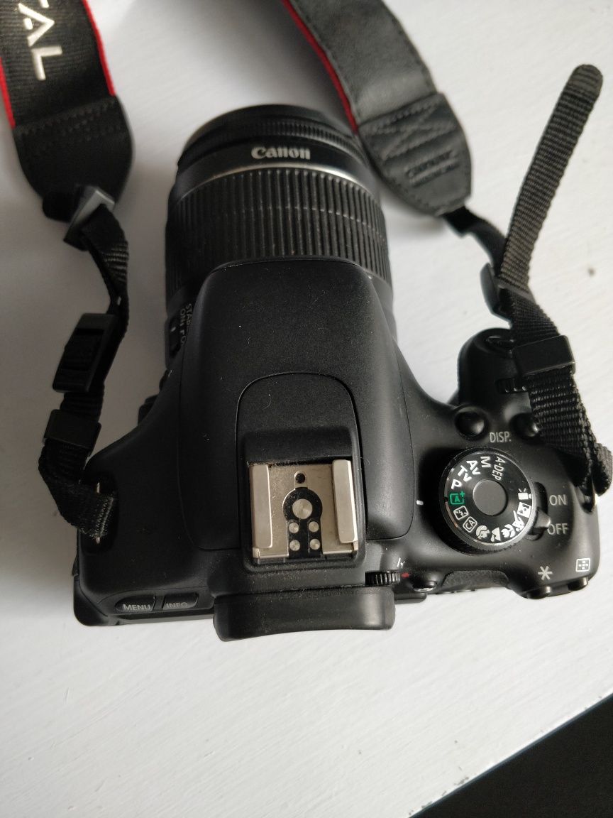 Продам фотокамеру canon eos rebel t3i.