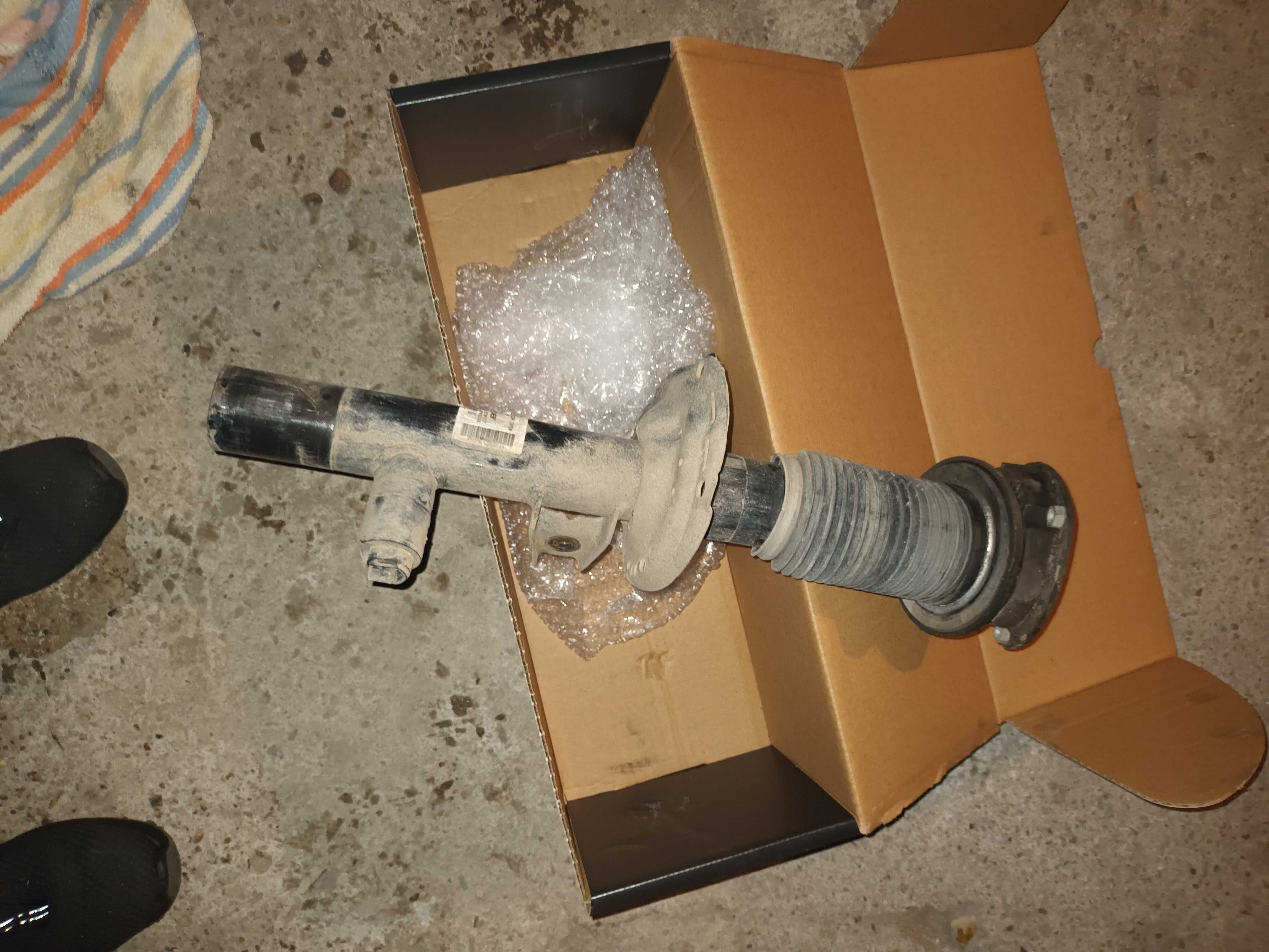 Оригинален амортисьор volkswagen 3Q0413032A