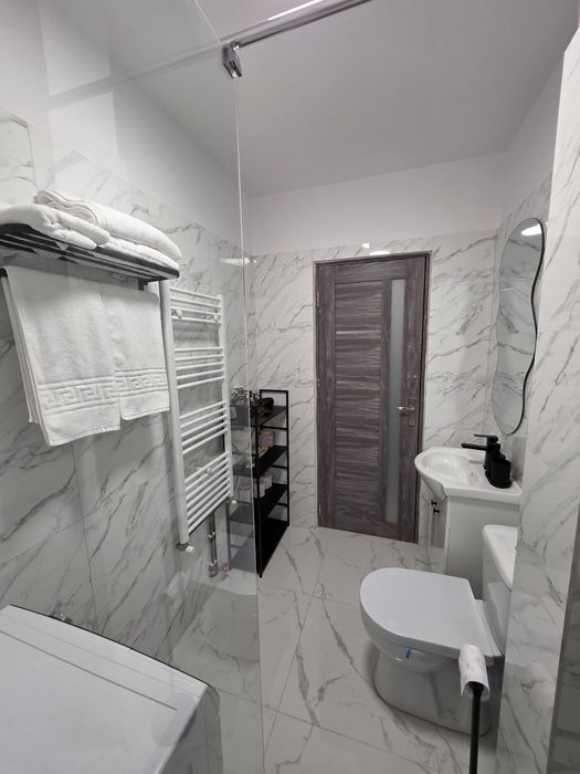 Vând garsonieră complet mobilată și utilată zona Cornitoiu