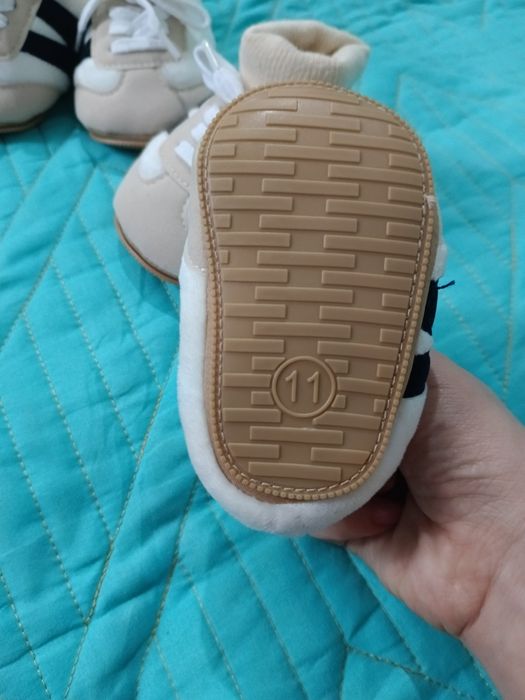 Продаётся лёгкие босоножки