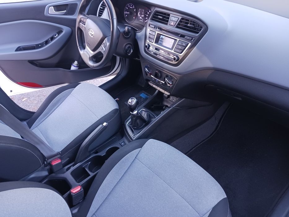 Хюндай и20  2016